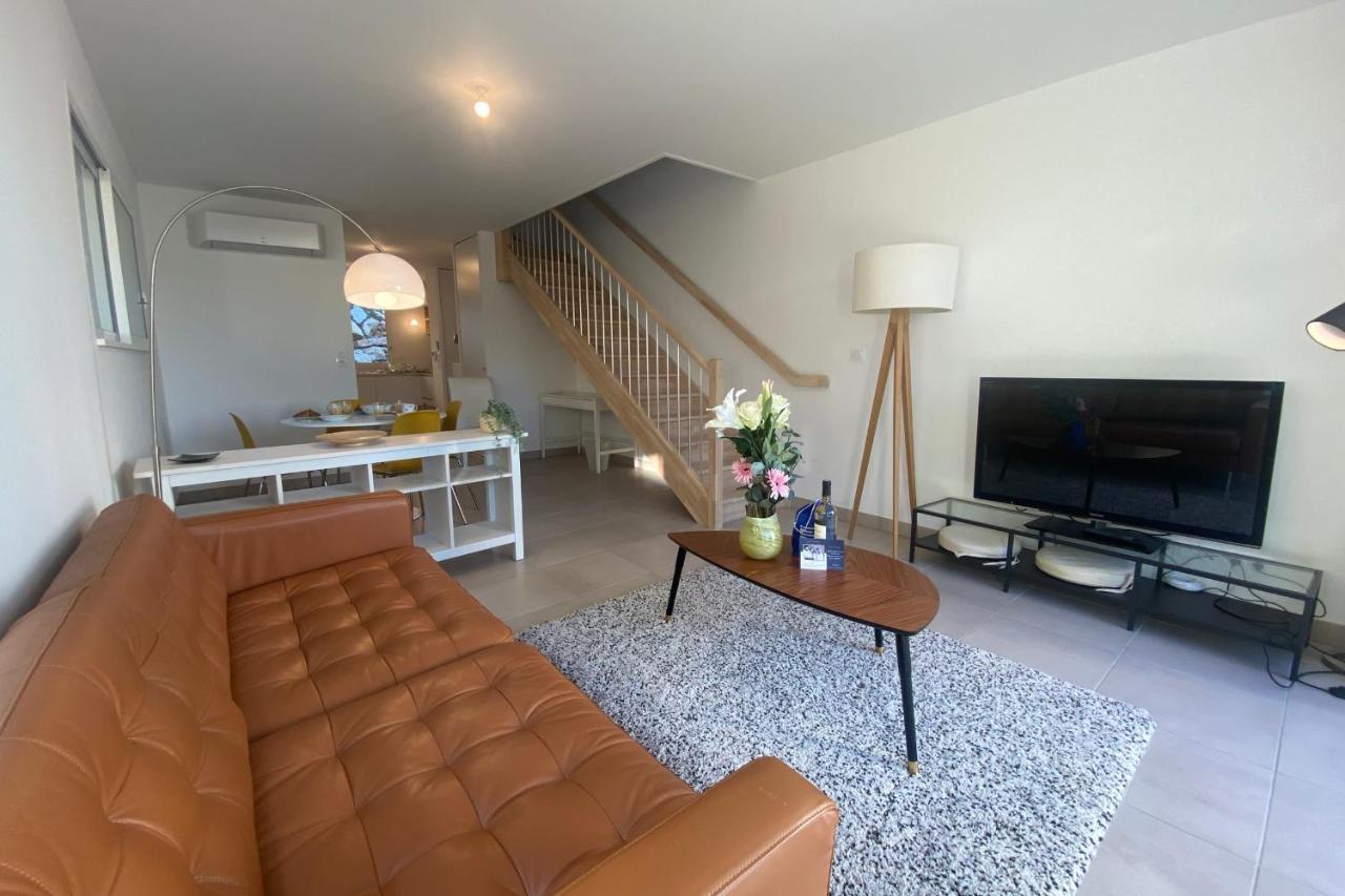 Appartamento Roche Blanche - Terrasse Et Parking Nîmes Esterno foto