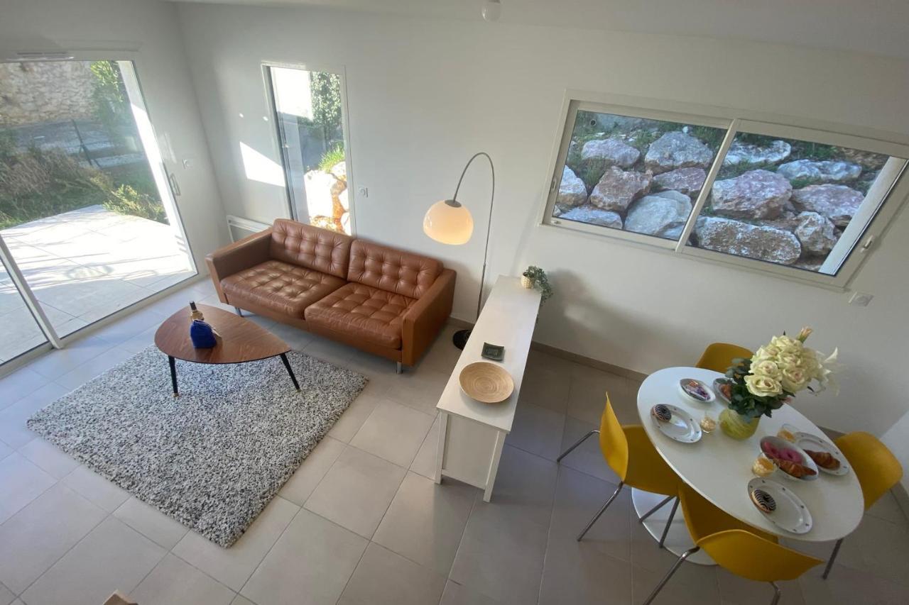 Appartamento Roche Blanche - Terrasse Et Parking Nîmes Esterno foto